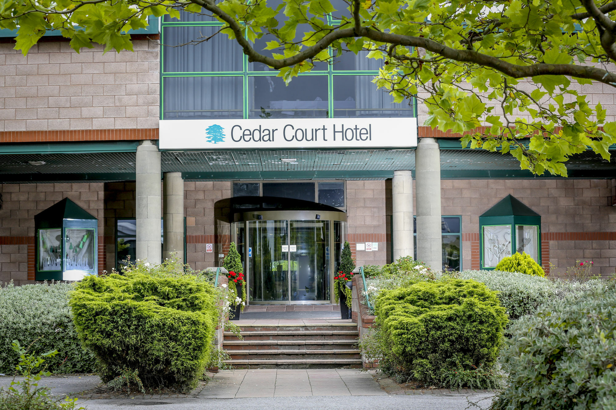 Clarion Cedar Court Wakefield Hotel Exterior foto